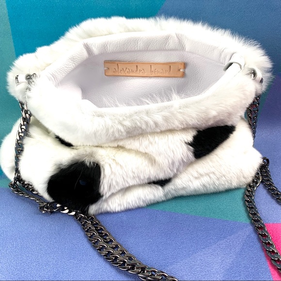 Panda bear face fur convertible crossbody purse - Picture 5 of 8